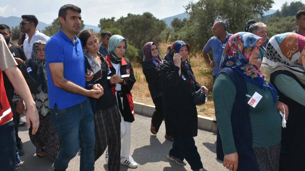 Pençe şehidi son yolculuğuna uğurlandı... Babaya son bakış 14